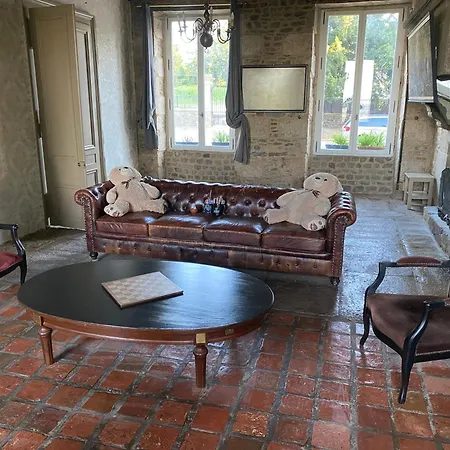 Casa de Férias Château De La Robinière 2 A 20 Personnes