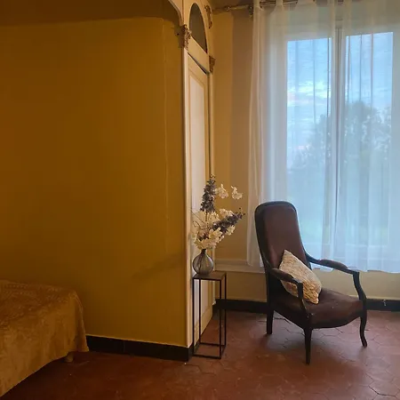 Casa de Férias Château De La Robinière 2 A 20 Personnes *