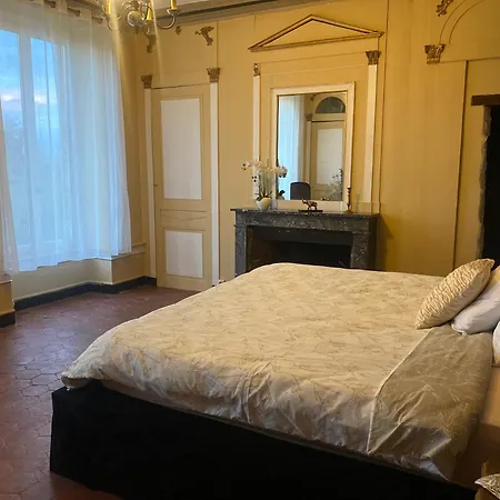 Casa de Férias Château De La Robinière 2 A 20 Personnes