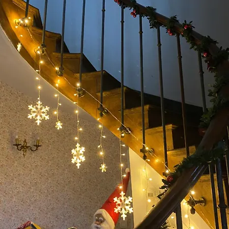 Hébergement de vacances Château De La Robinière 2 A 20 Personnes Saint-Cyr-en-Pail