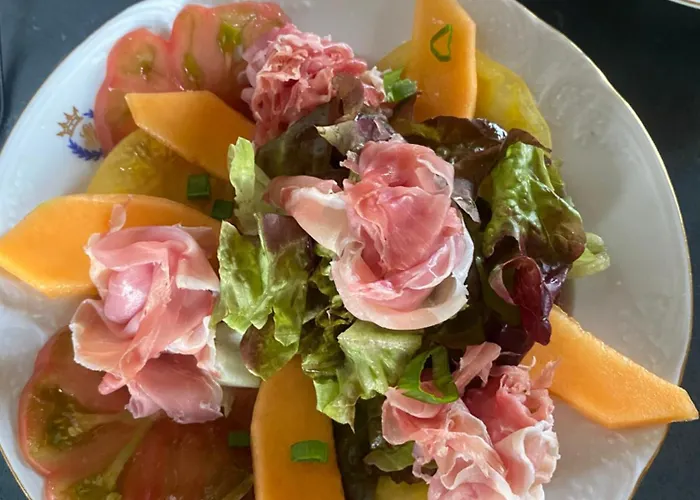 Château De La Robinière 2 A 20 Personnes Hébergement de vacances Saint-Cyr-en-Pail