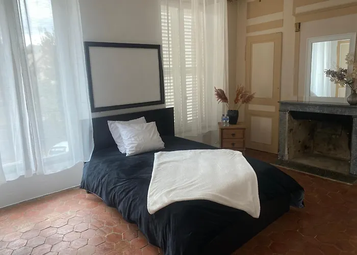 Château De La Robinière 2 A 20 Personnes * Saint-Cyr-en-Pail