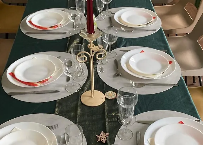 Hébergement de vacances Château De La Robinière 2 A 20 Personnes *