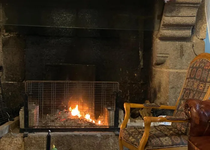 Château De La Robinière 2 A 20 Personnes Hébergement de vacances Saint-Cyr-en-Pail